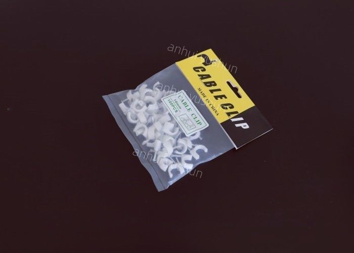 Hoge duurzaamheid Plastic Cable Clips 4mm - 25mm Voor binnen / buiten kabelbeheer
