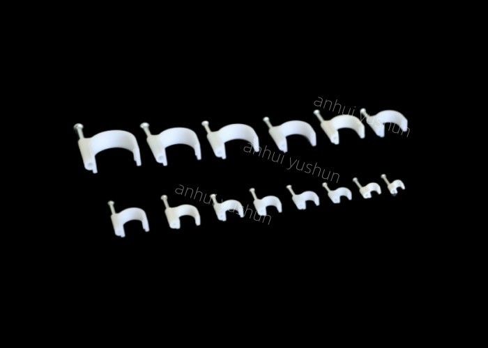 Hoge duurzaamheid Plastic Cable Clips 4mm - 25mm Voor binnen / buiten kabelbeheer