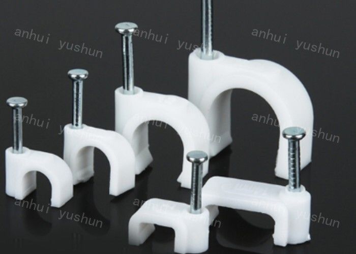 10mm Hoge Duurzaamheid en de Flexibele Klemmen van de de Klemmen Plastic Ronde Regelbare Kabel van de Spijker Plastic Kabel